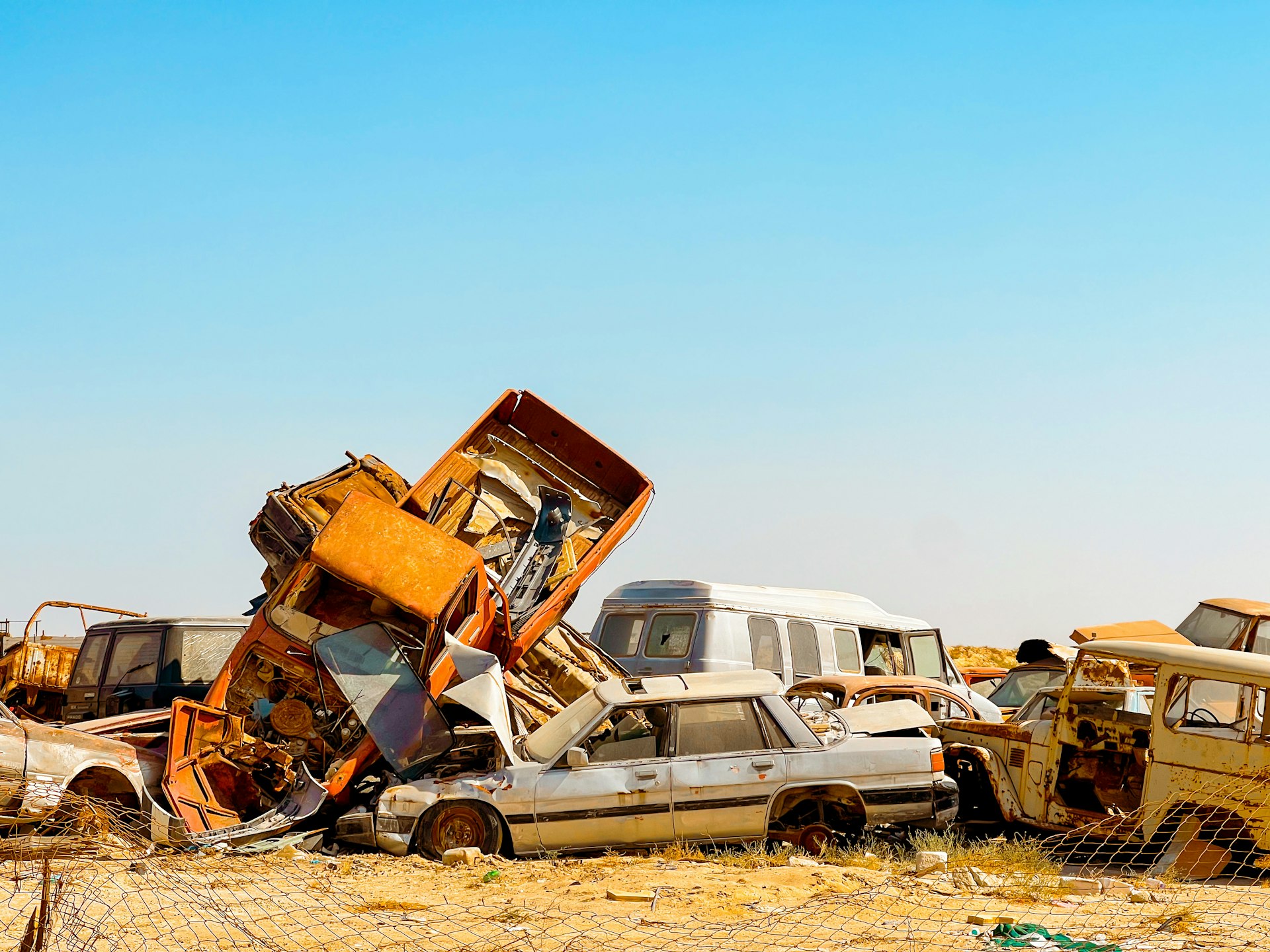 Salvage vehicle assets awaiting buyer inspection